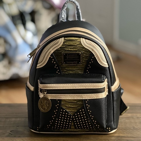 Loungefly Game Of Thrones Queen Cersei Armor Mini Backpack Limited Edition NWT - Picture 1 of 13